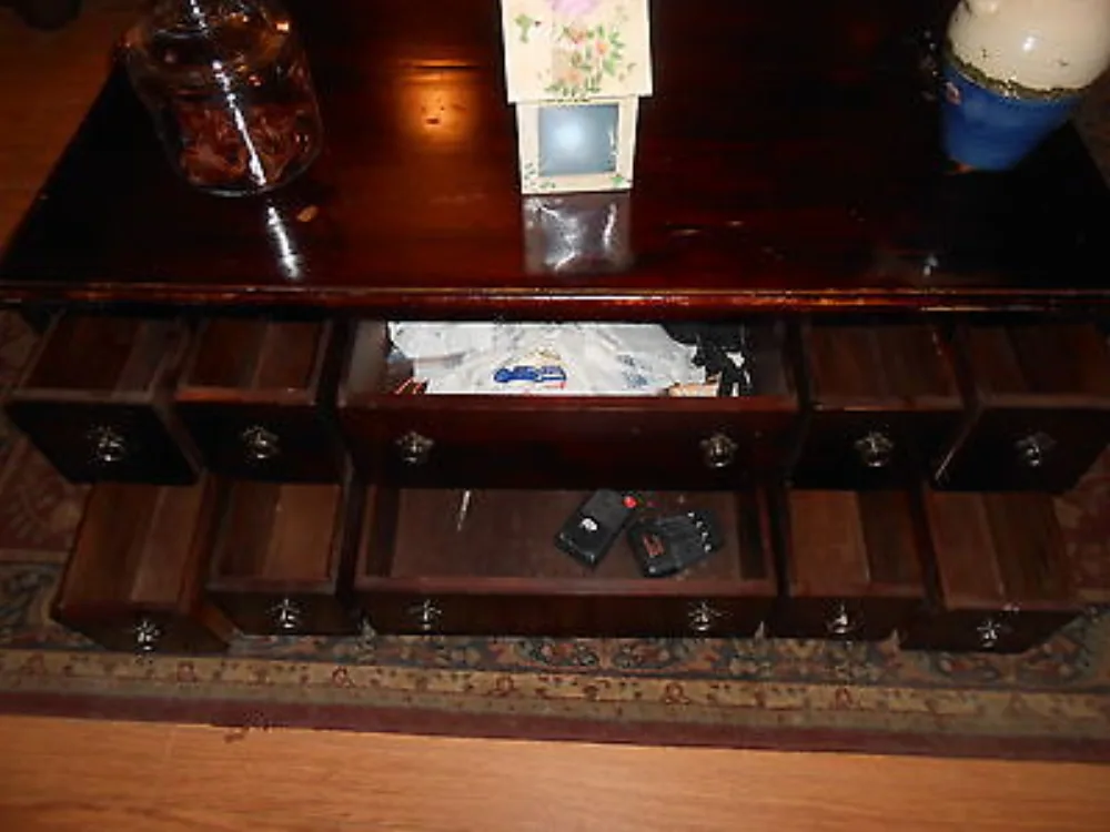 Massiivipuinen keittiöpöytä